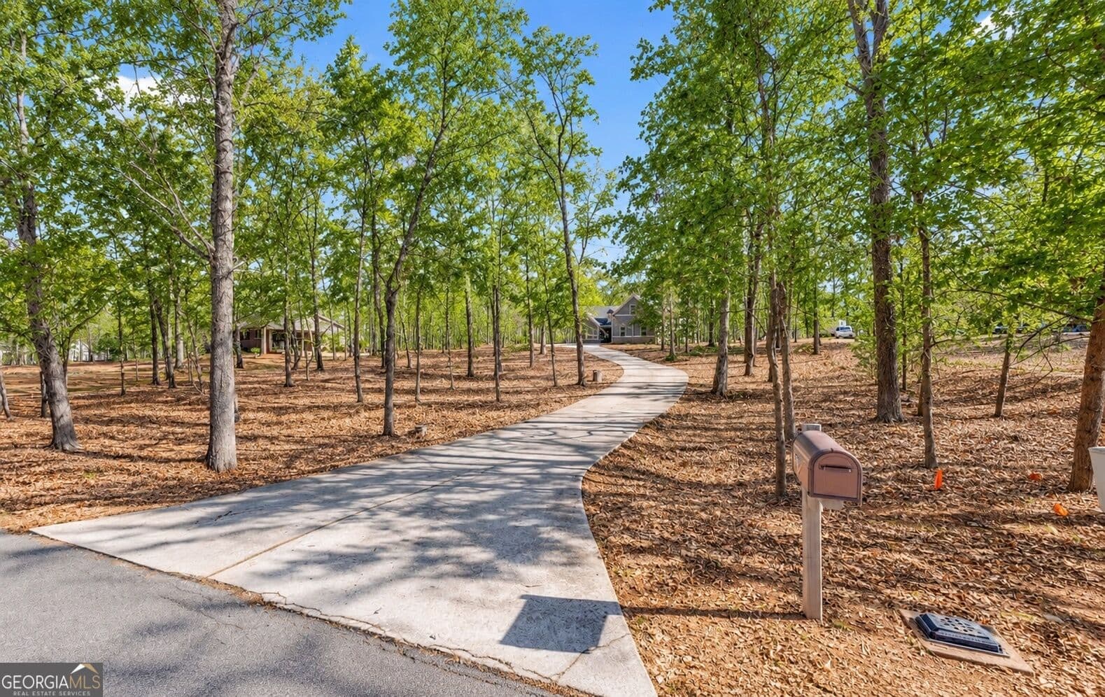 3 bedroom, 3 bathroom, 2,420 sq ft single family residence for sale at 70 Ridgewood Lane, Hartwell, GA 30643 — photo 3