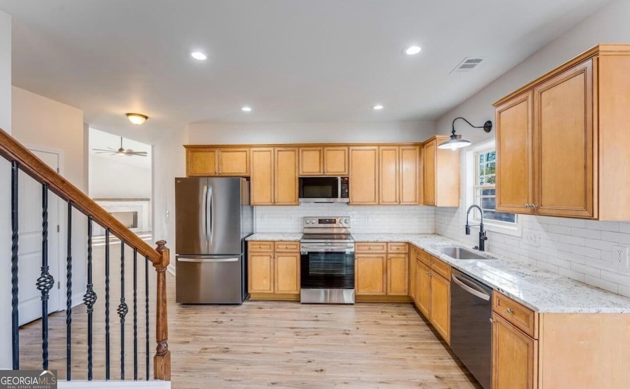 3 bedroom, 3 bathroom, 2,420 sq ft single family residence for sale at 70 Ridgewood Lane, Hartwell, GA 30643 — photo 10