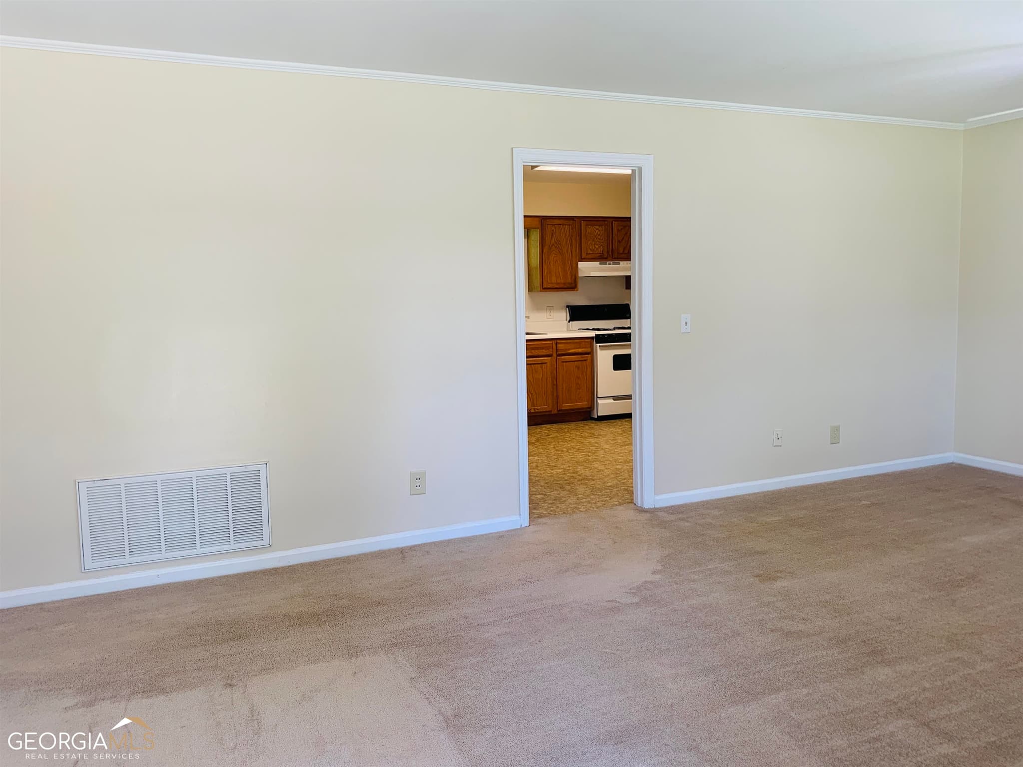 3 bedroom, 1 bathroom, 867 sq ft single family residence for rent at 25 Martin Street, Newnan, GA 30263 for $1,425 a month — photo 2