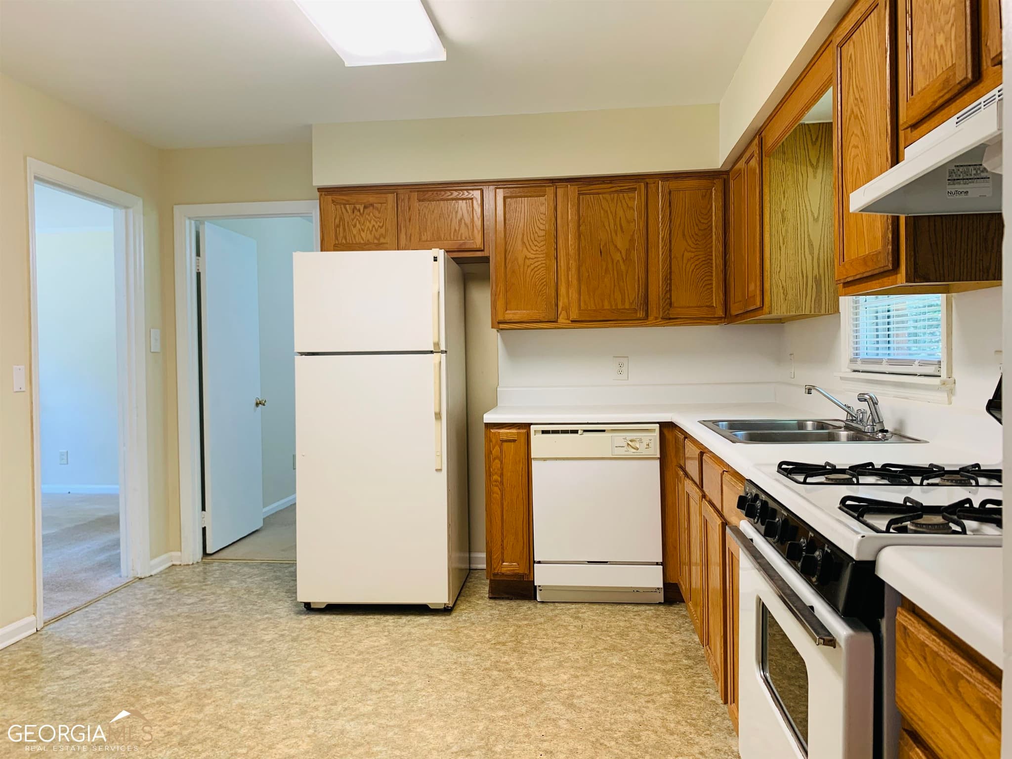 3 bedroom, 1 bathroom, 867 sq ft single family residence for rent at 25 Martin Street, Newnan, GA 30263 for $1,425 a month — photo 7