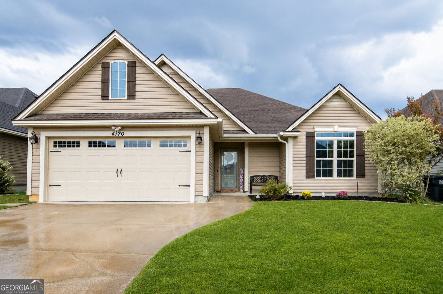 3 bedroom, 2 bathroom, 1,544 sq ft single family residence for sale at 4170 Shadow Garden Drive, Hahira, GA 31632 — photo 1 of 33
