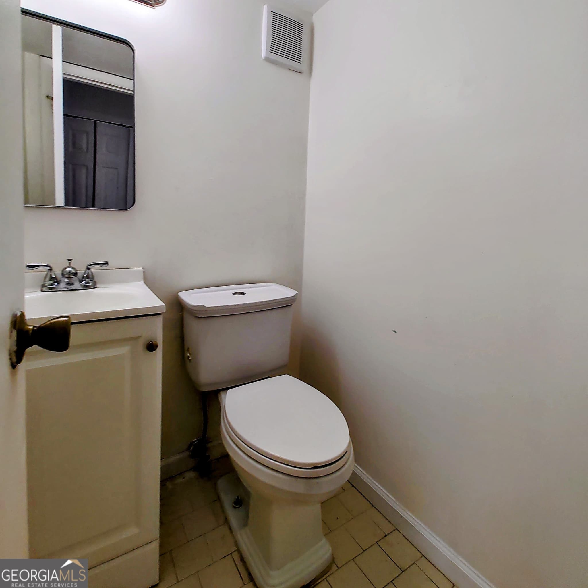 3 bedroom, 1.5 bathroom, 1,150 sq ft townhouse for sale at 1625 Conley Road 220, Conley, GA 30288 — photo 6