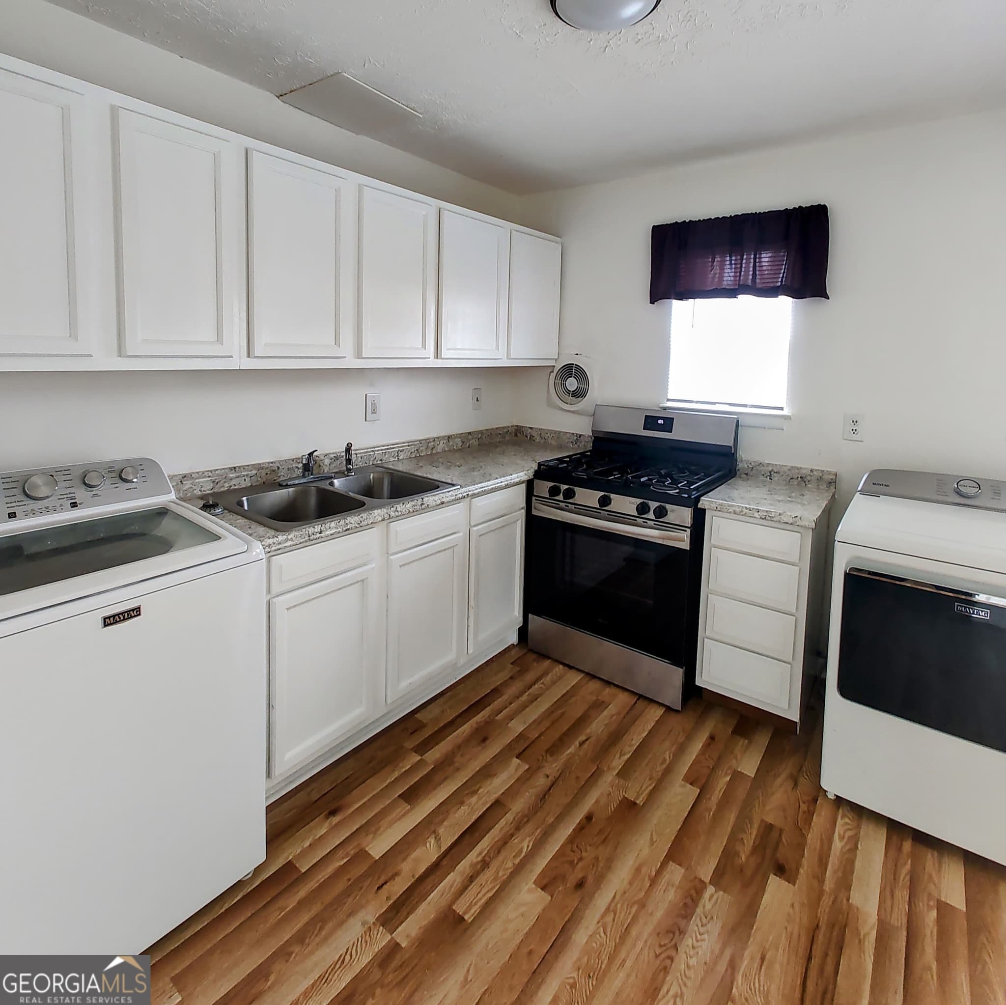 3 bedroom, 1.5 bathroom, 1,150 sq ft townhouse for sale at 1625 Conley Road 220, Conley, GA 30288 — photo 4