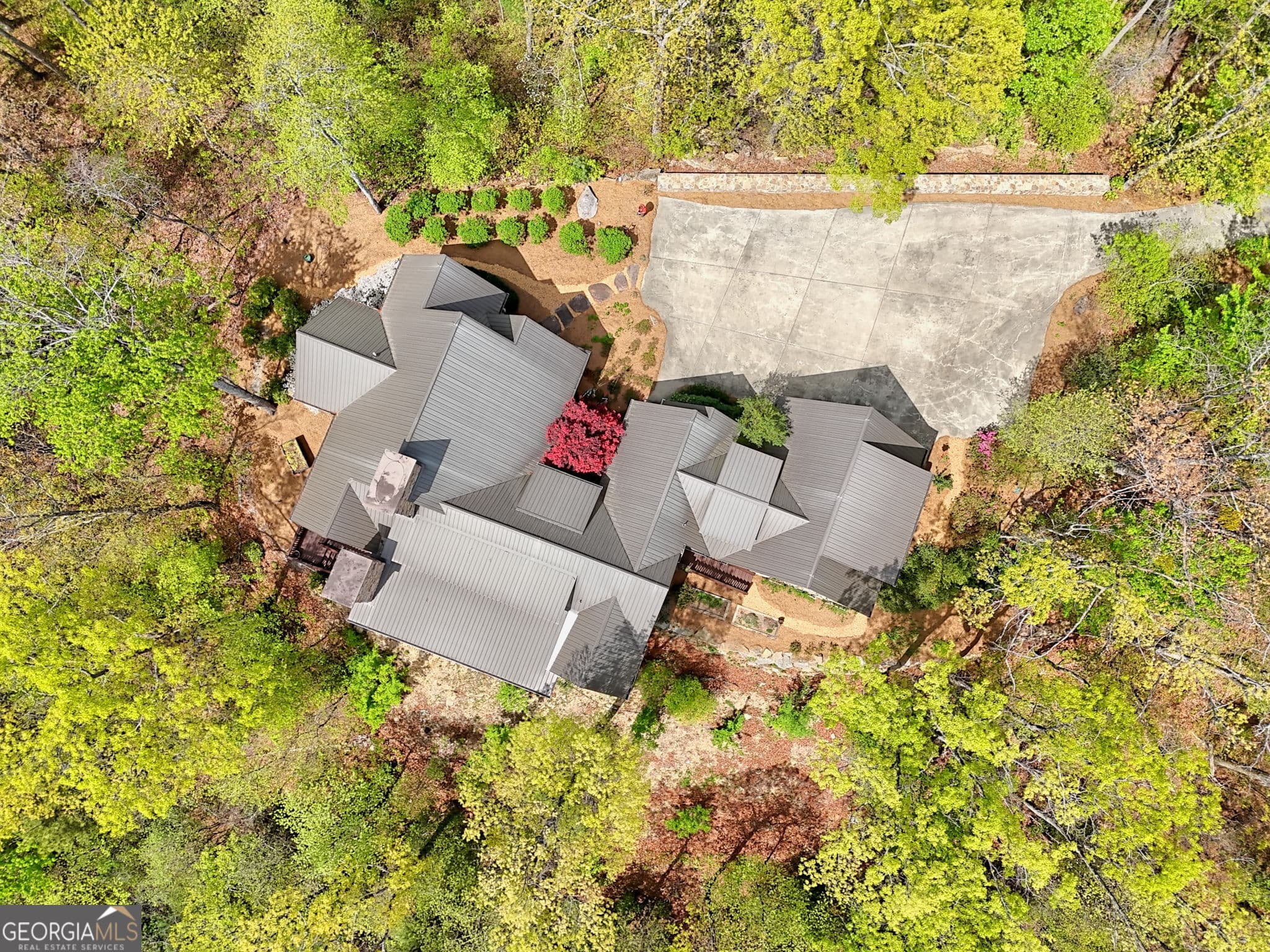5 bedroom, 5.5 bathroom, 5,886 sq ft single family residence for sale at 913 Tiger Pass Drive, Tiger, GA 30576 — photo 4