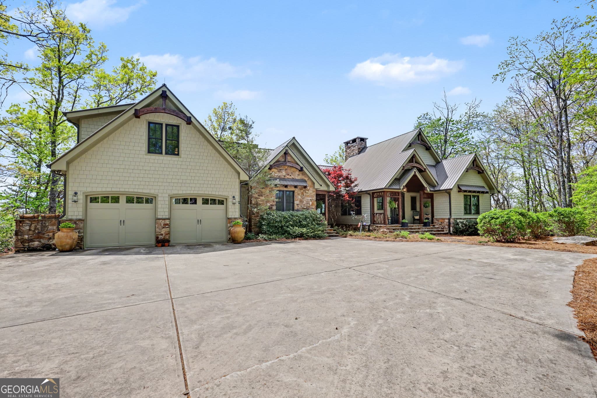 5 bedroom, 5.5 bathroom, 5,886 sq ft single family residence for sale at 913 Tiger Pass Drive, Tiger, GA 30576 — photo 8