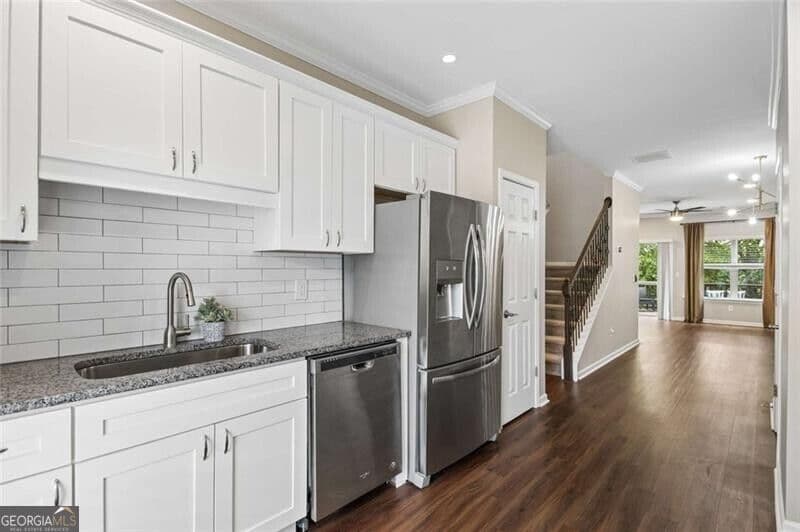 3 bedroom, 3.5 bathroom, 1,326 sq ft townhouse for sale at 1209 Liberty Parkway, Atlanta, GA 30318 — photo 7