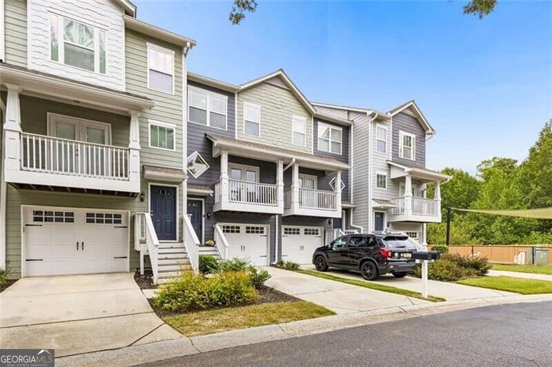3 bedroom, 3.5 bathroom, 1,326 sq ft townhouse for sale at 1209 Liberty Parkway, Atlanta, GA 30318 — photo 3