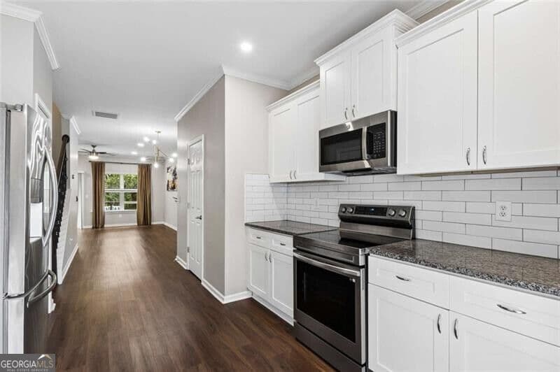 3 bedroom, 3.5 bathroom, 1,326 sq ft townhouse for sale at 1209 Liberty Parkway, Atlanta, GA 30318 — photo 8