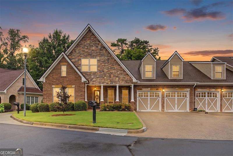 3 bedroom, 3.5 bathroom, 3,352 sq ft condominium for sale at 2327 Sandy Oaks Drive, Marietta, GA 30066 — photo 1 of 66