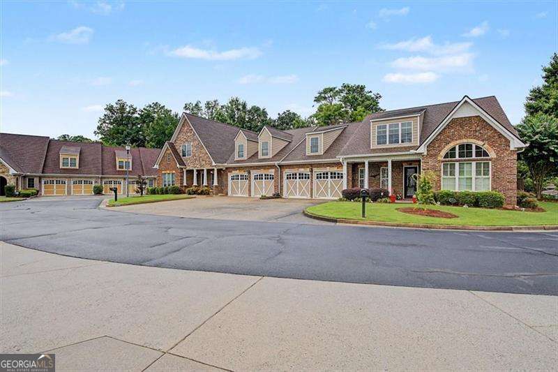 3 bedroom, 3.5 bathroom, 3,352 sq ft condominium for sale at 2327 Sandy Oaks Drive, Marietta, GA 30066 — photo 5