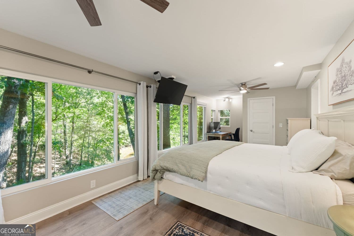 3 bedroom, 2 bathroom, 2,000 sq ft single family residence for sale at 4785 Perry Road, Gainesville, GA 30506 — photo 6