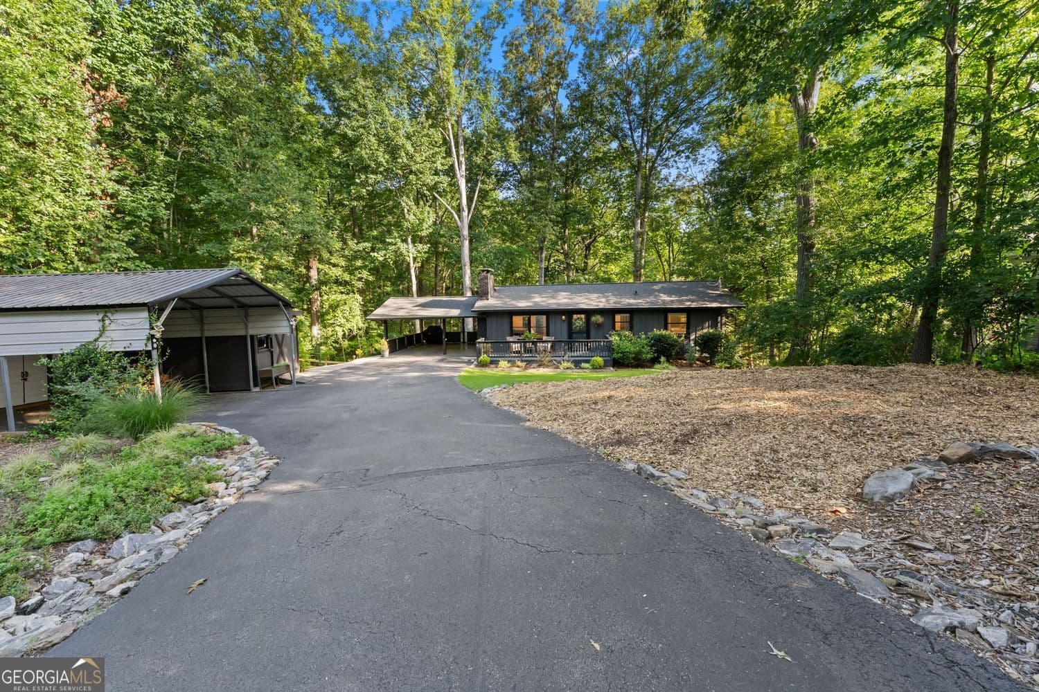 3 bedroom, 2 bathroom, 2,000 sq ft single family residence for sale at 4785 Perry Road, Gainesville, GA 30506 — photo 7