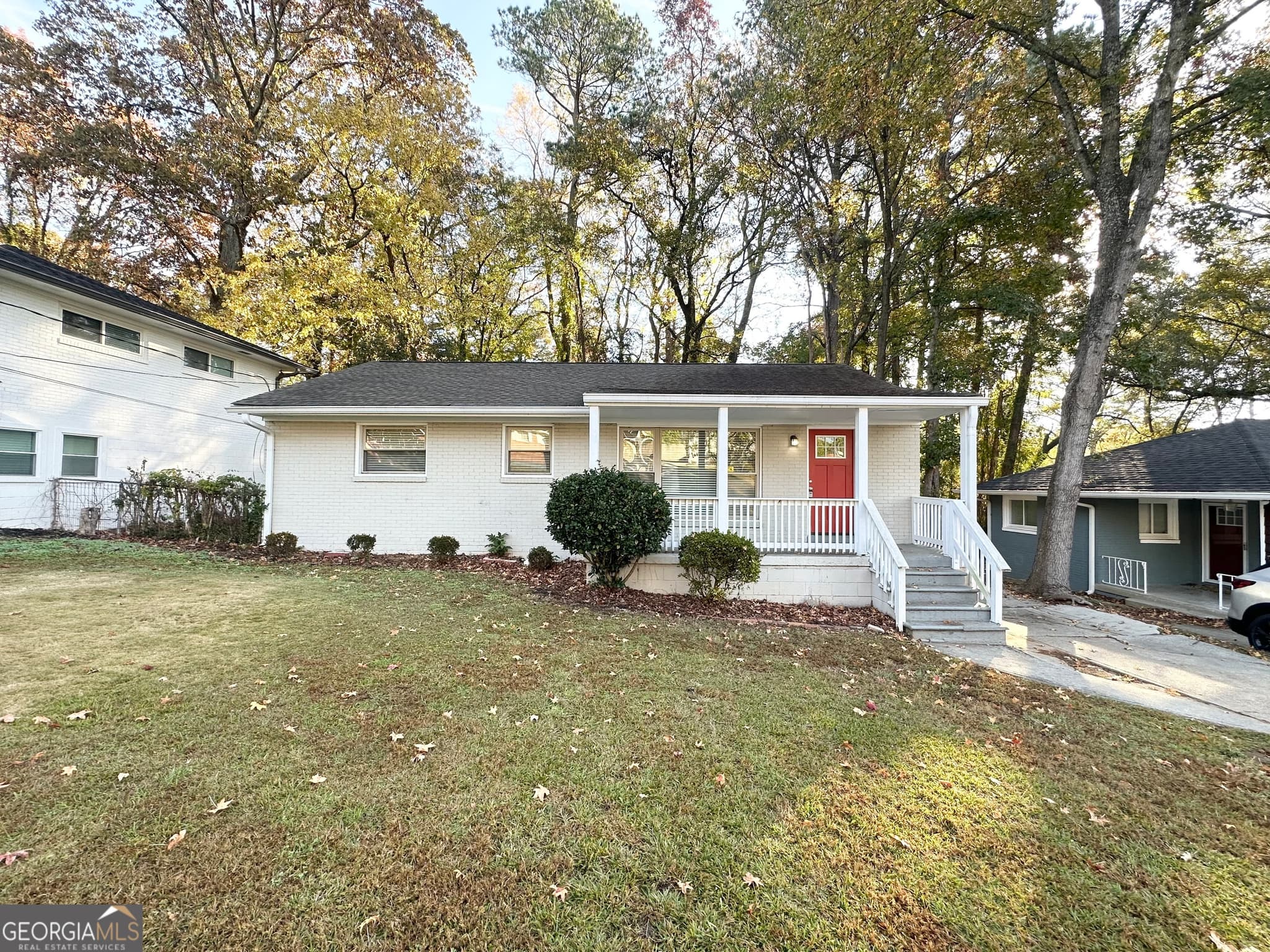 3 bedroom, 1 bathroom, 1,040 sq ft single family residence for sale at 2228 SW Springdale Circle, Atlanta, GA 30315 — photo 2