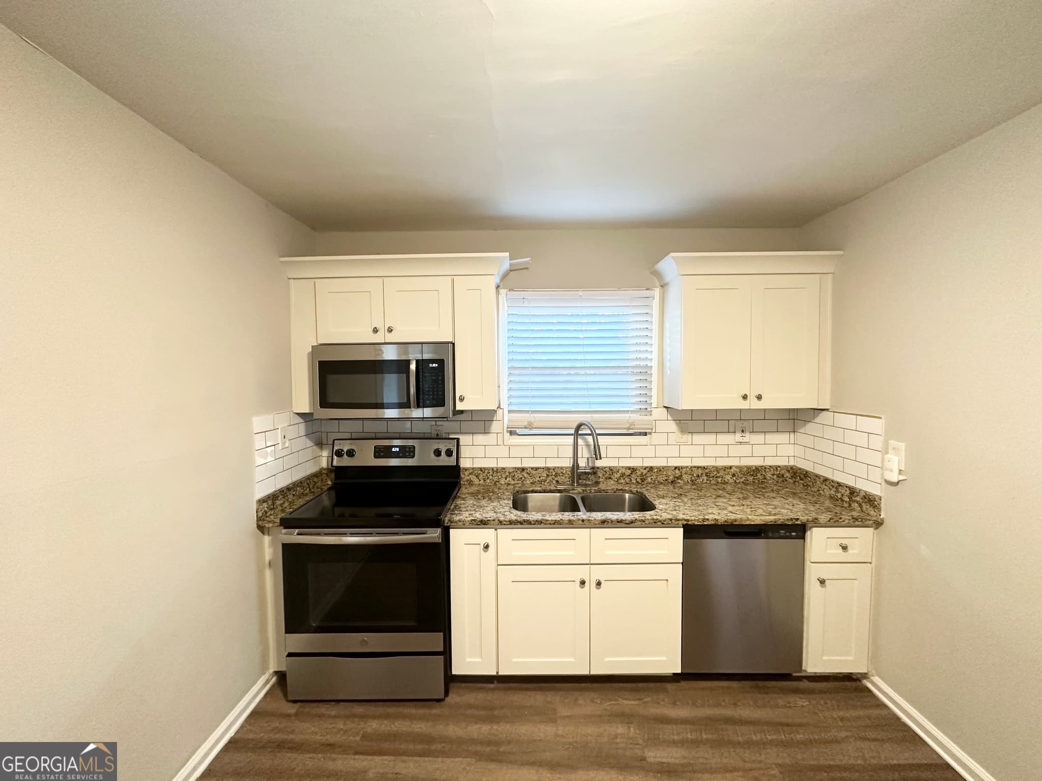 3 bedroom, 1 bathroom, 1,040 sq ft single family residence for sale at 2228 SW Springdale Circle, Atlanta, GA 30315 — photo 6