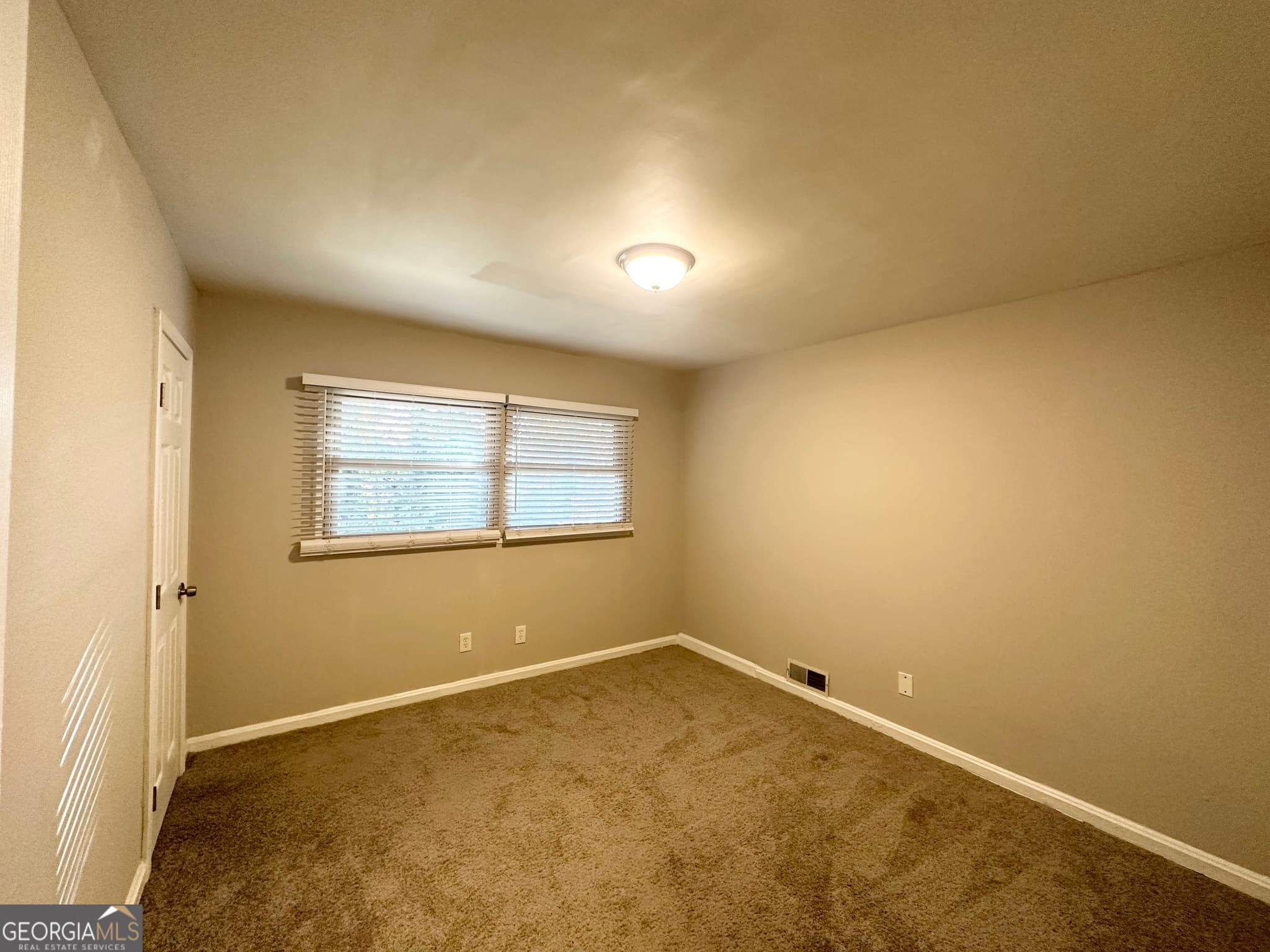 3 bedroom, 1 bathroom, 1,040 sq ft single family residence for sale at 2228 SW Springdale Circle, Atlanta, GA 30315 — photo 7