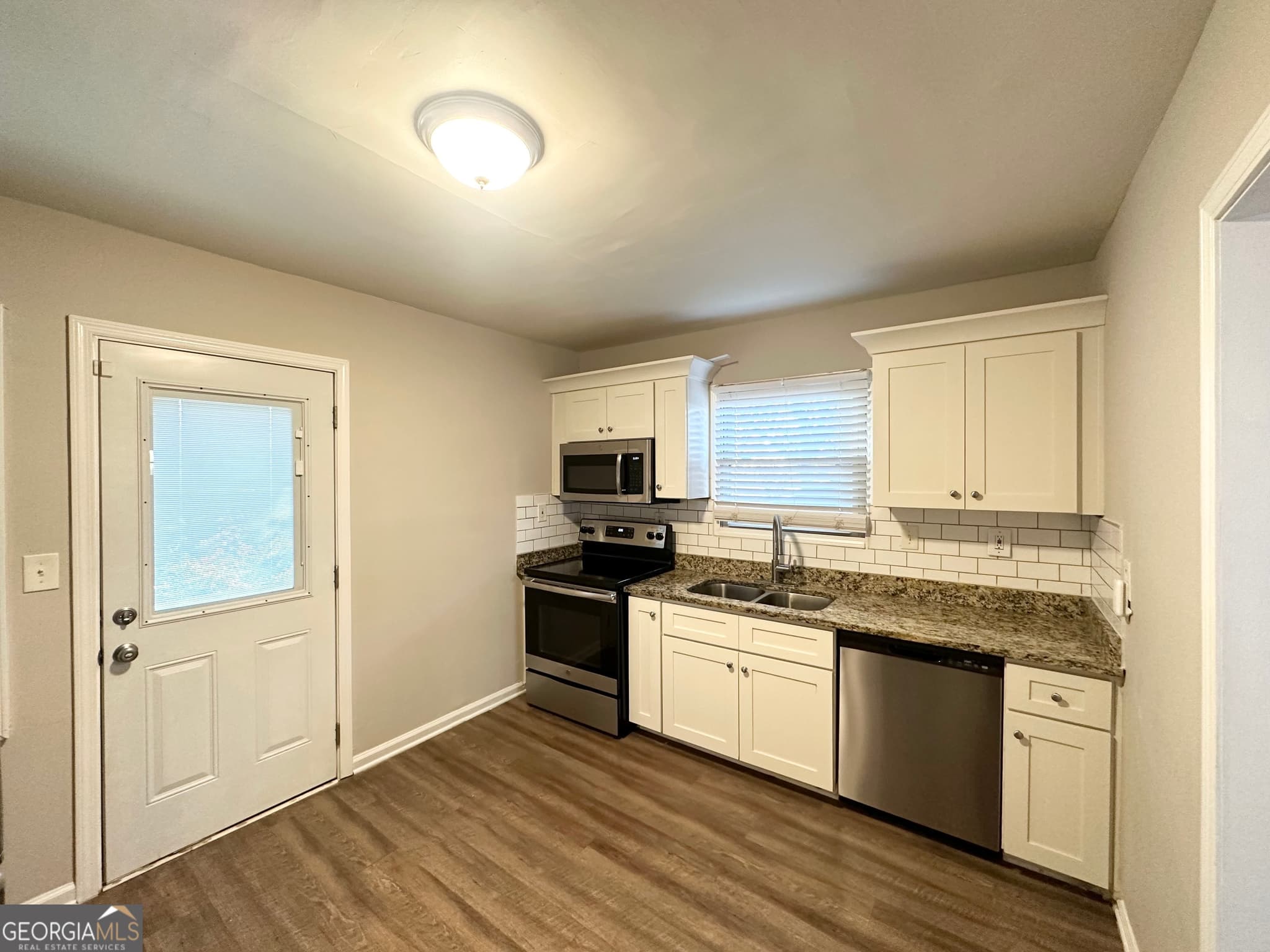 3 bedroom, 1 bathroom, 1,040 sq ft single family residence for sale at 2228 SW Springdale Circle, Atlanta, GA 30315 — photo 5