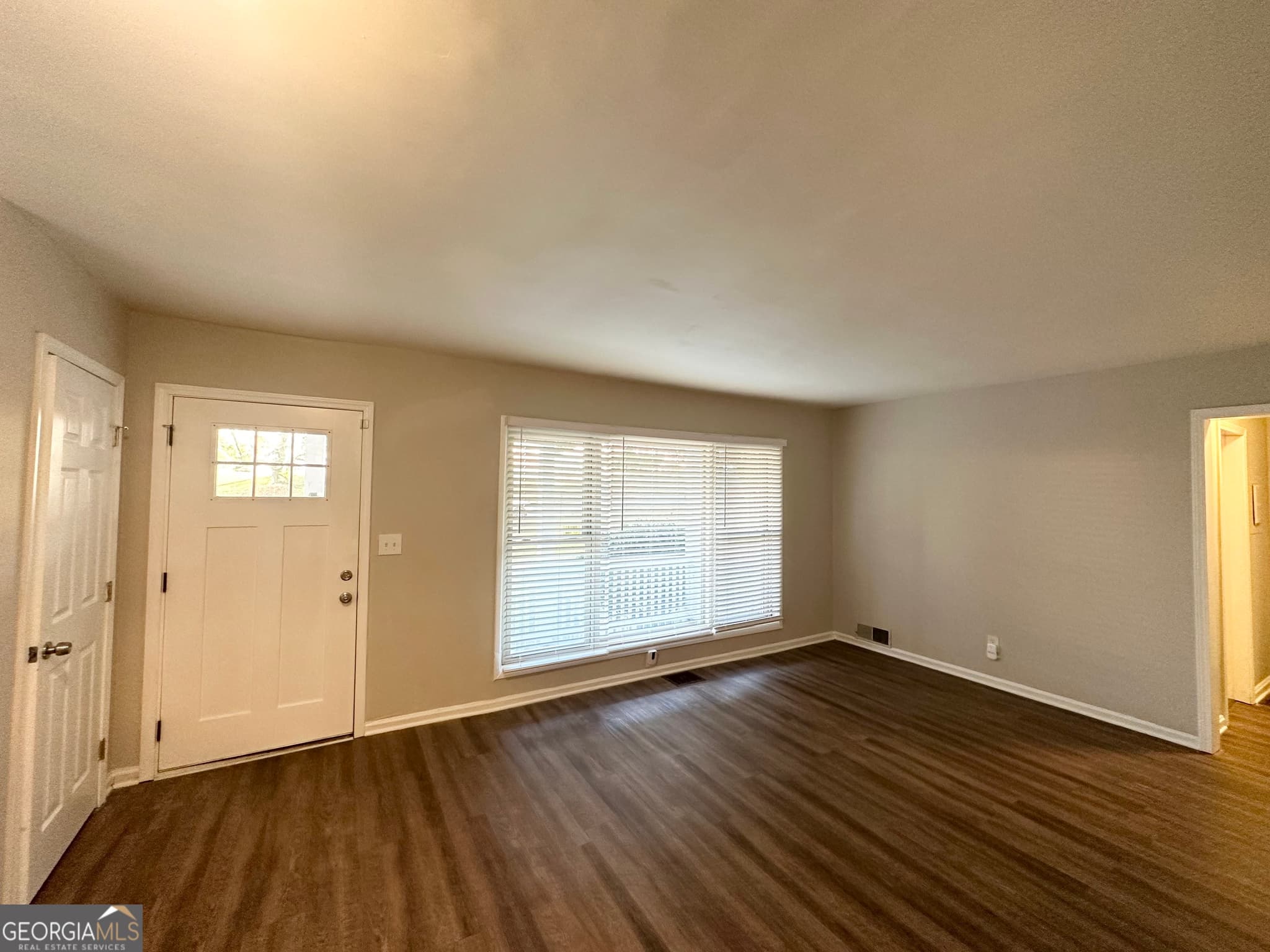3 bedroom, 1 bathroom, 1,040 sq ft single family residence for sale at 2228 SW Springdale Circle, Atlanta, GA 30315 — photo 4