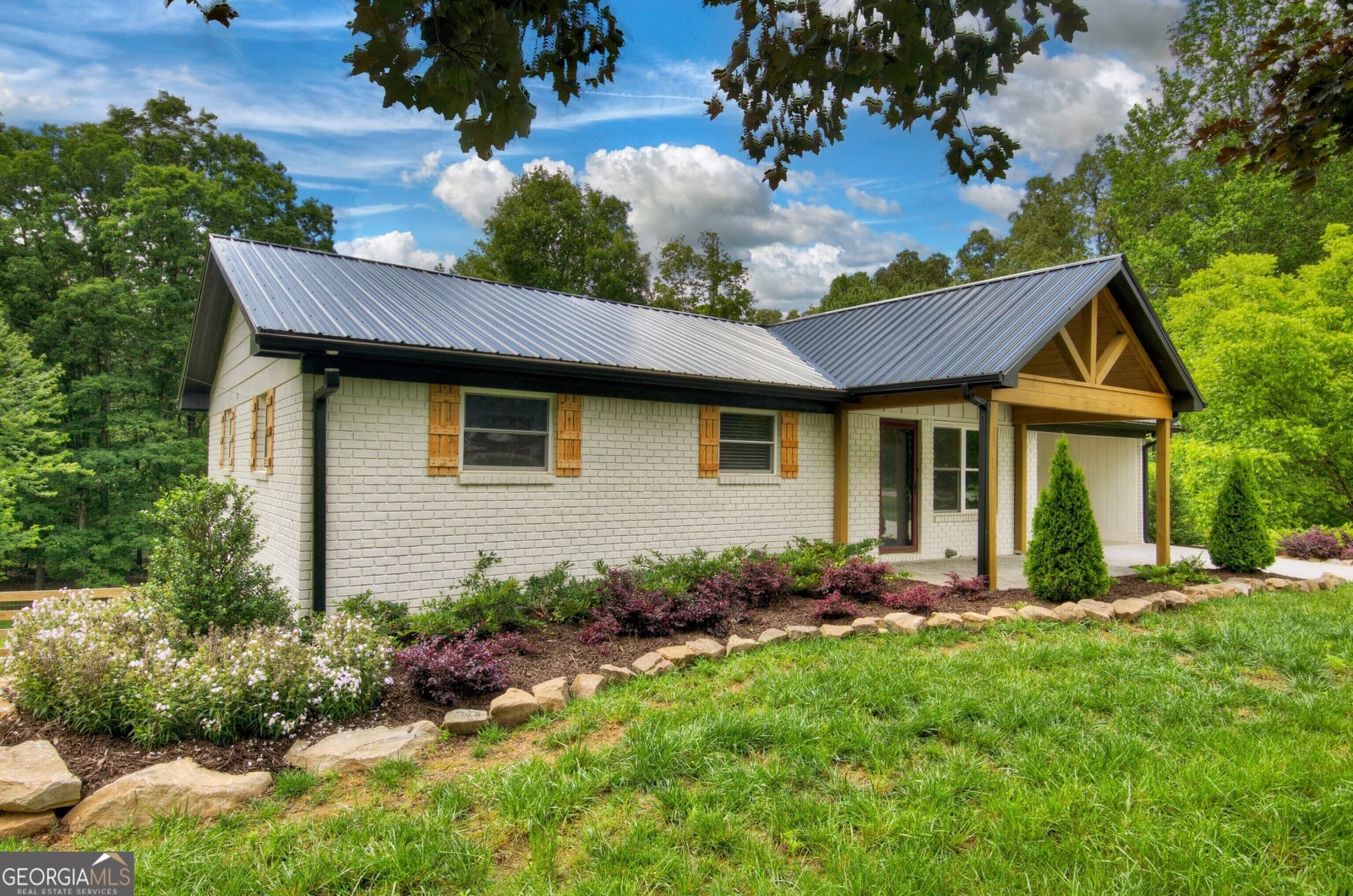 3 bedroom, 3 bathroom, 2,214 sq ft single family residence for sale at 975 Goss Road, Epworth, GA 30541 — photo 3