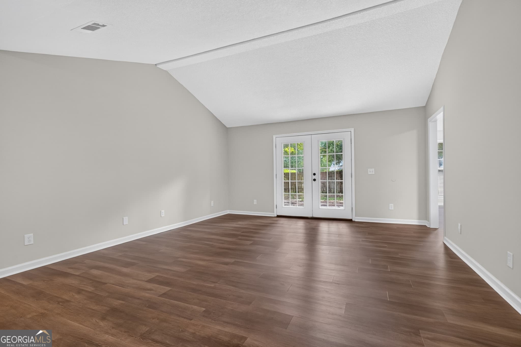 3 bedroom, 2 bathroom, 1,684 sq ft single family residence for sale at 822 Lakeview Court, Hinesville, GA 31313 — photo 7