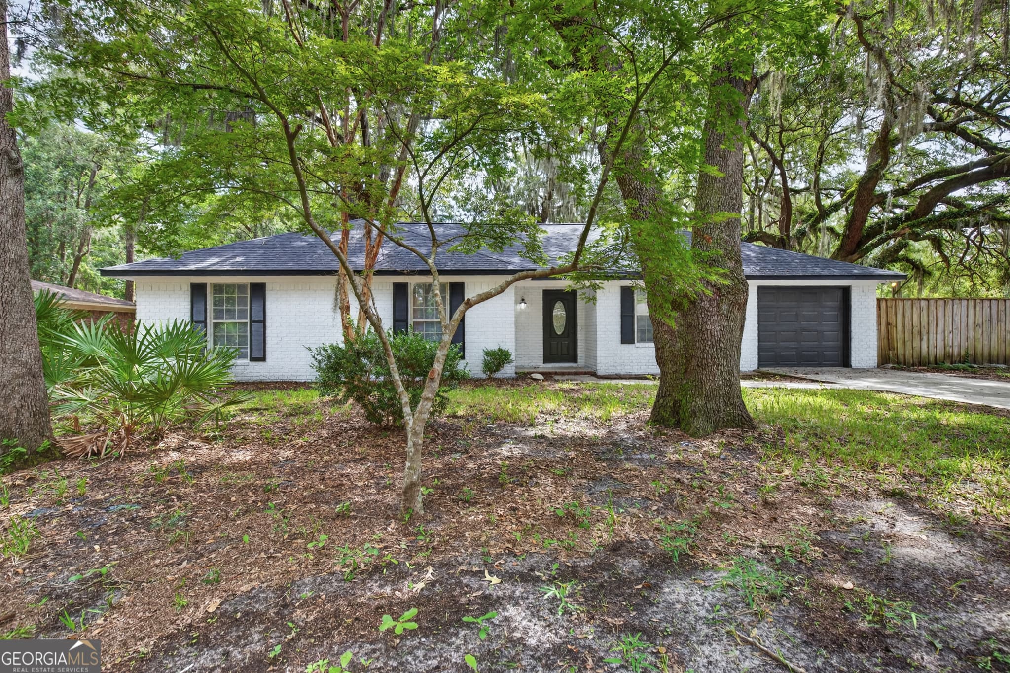 3 bedroom, 2 bathroom, 1,684 sq ft single family residence for sale at 822 Lakeview Court, Hinesville, GA 31313 — photo 3