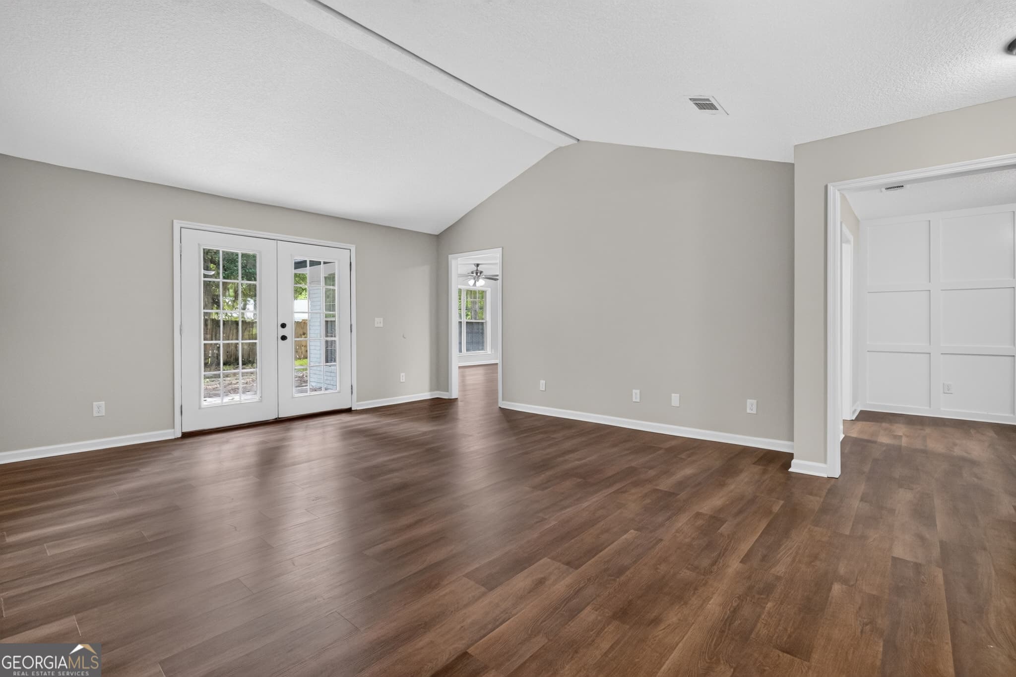 3 bedroom, 2 bathroom, 1,684 sq ft single family residence for sale at 822 Lakeview Court, Hinesville, GA 31313 — photo 8