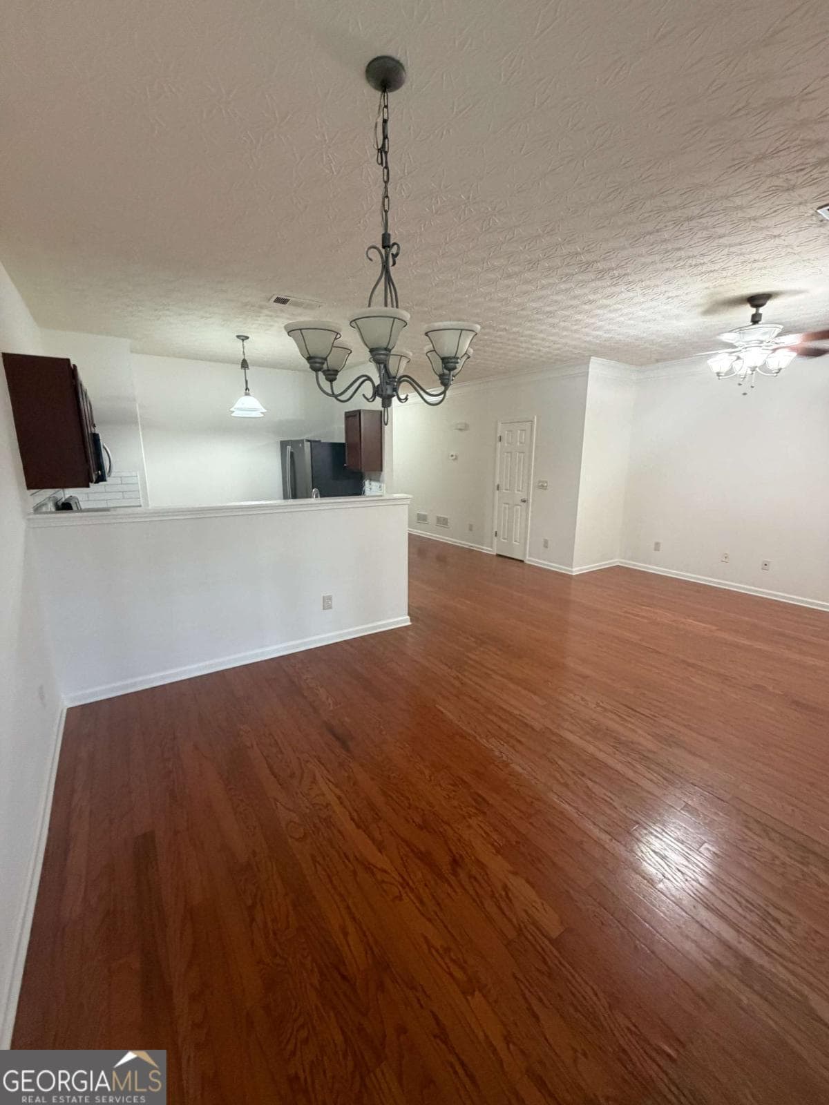 2 bedroom, 2.5 bathroom, 1,522 sq ft townhouse for sale at 325 Parc River Boulevard, Lawrenceville, GA 30046 — photo 2