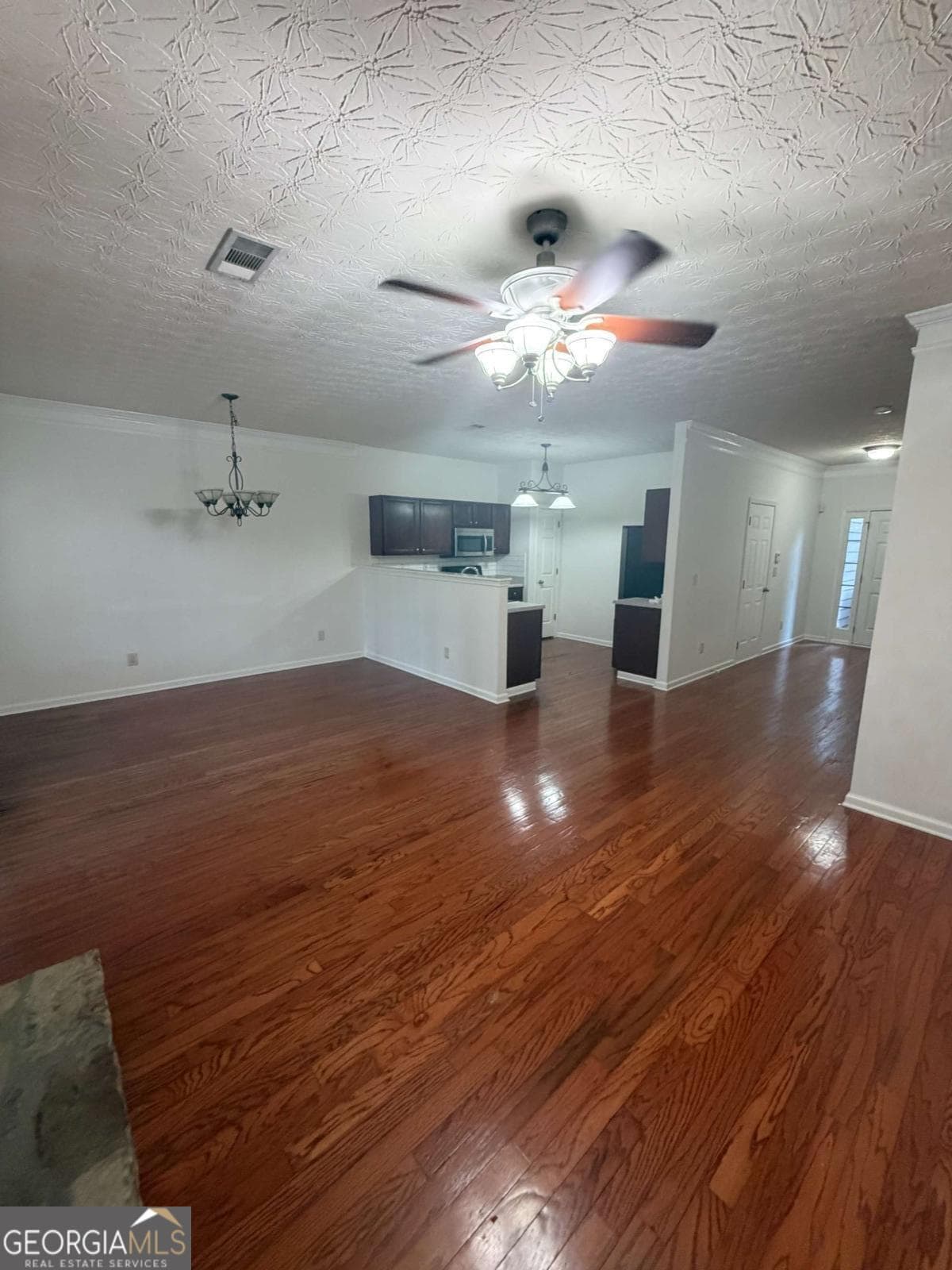 2 bedroom, 2.5 bathroom, 1,522 sq ft townhouse for sale at 325 Parc River Boulevard, Lawrenceville, GA 30046 — photo 3