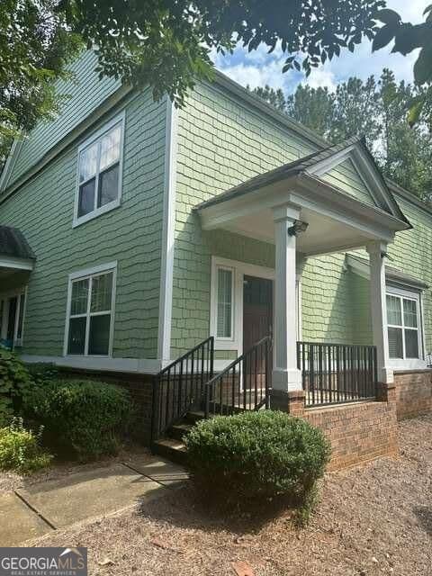 2 bedroom, 3.5 bathroom, 1,120 sq ft condominium for sale at 1035 Barnett Shoals Road 1034, Athens, GA 30605