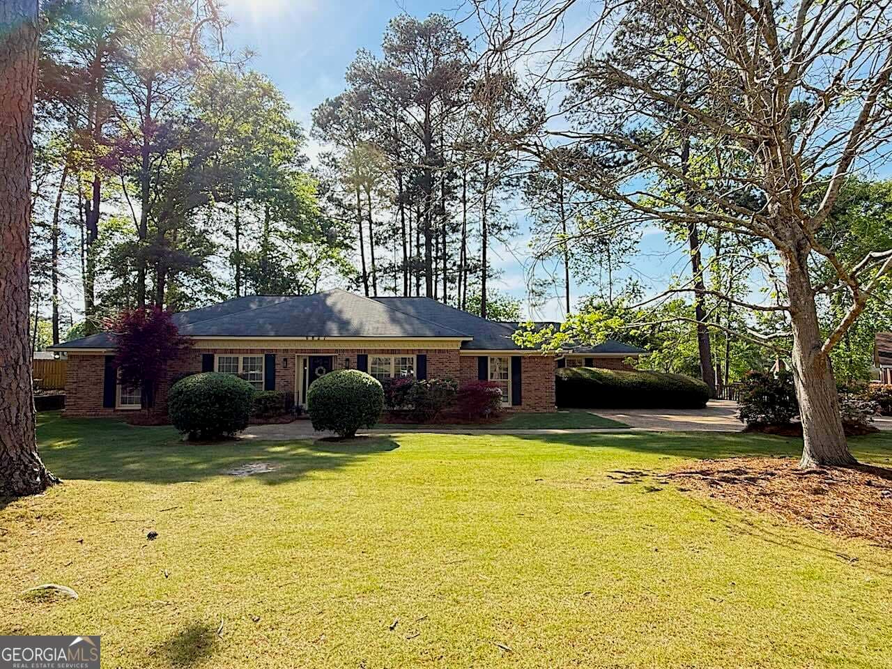 3 bedroom, 2.5 bathroom, 2,258 sq ft single family residence sold at 6827 Trapper Way, Midland, GA 31820