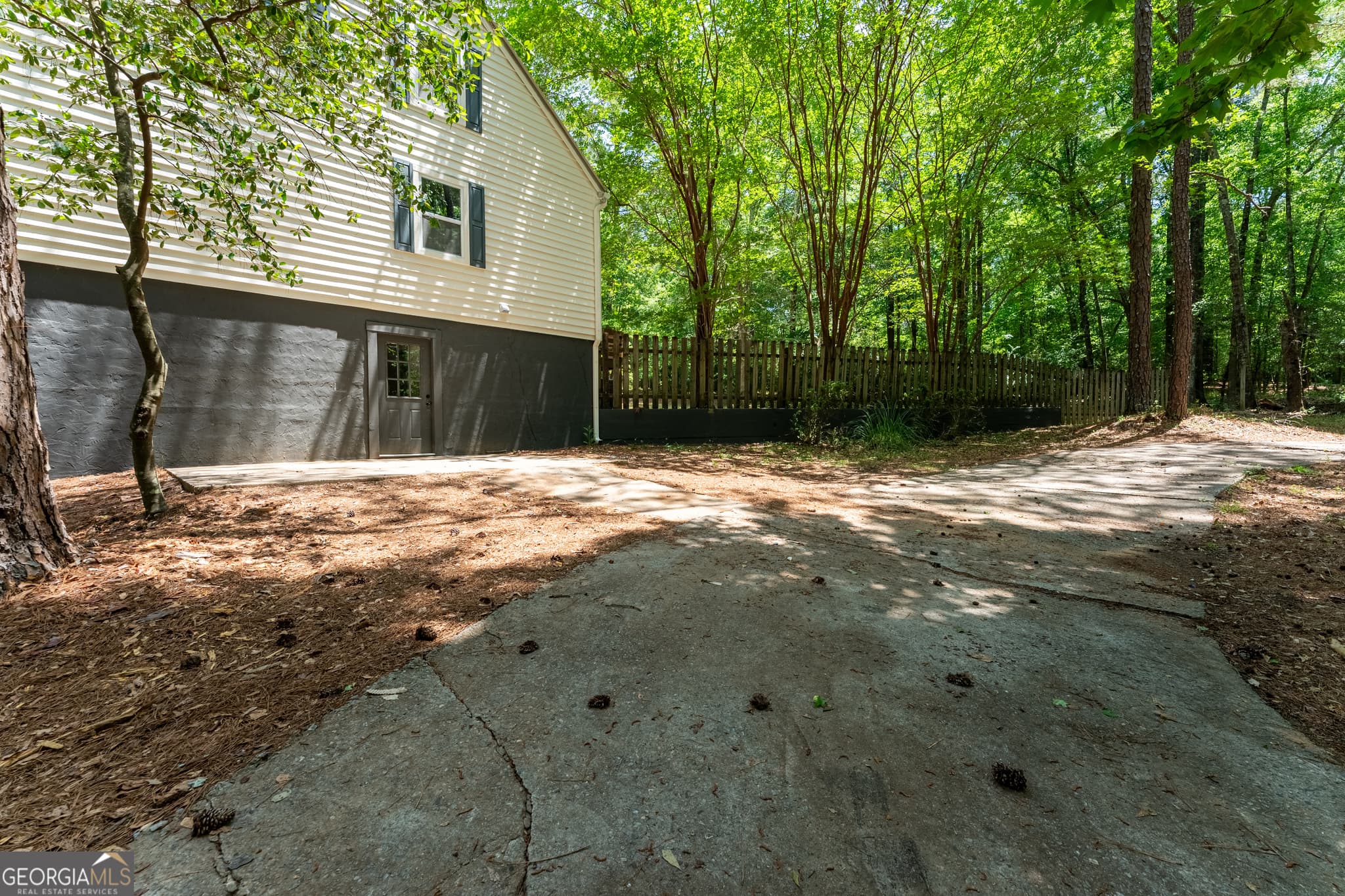 5 bedroom, 4 bathroom, 3,651 sq ft single family residence for sale at 3027 Heritage Road, Milledgeville, GA 31061 — photo 3