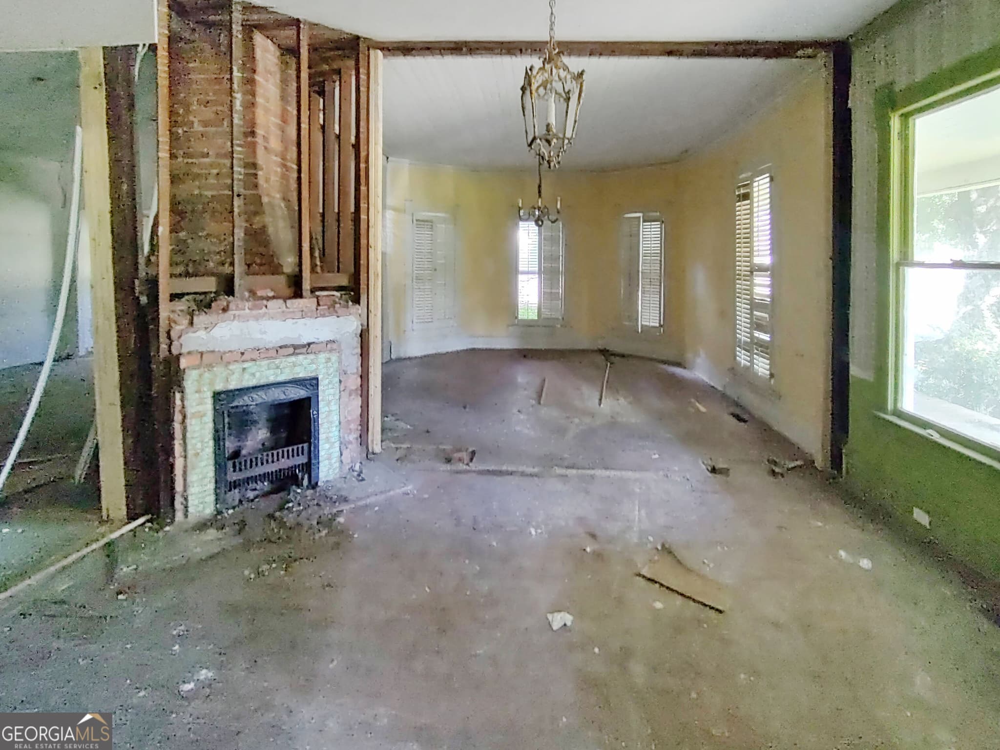 6 bedroom, 3 bathroom, 2,994 sq ft single family residence for sale at 419 Church Street, Dawson, GA 39842 — photo 2