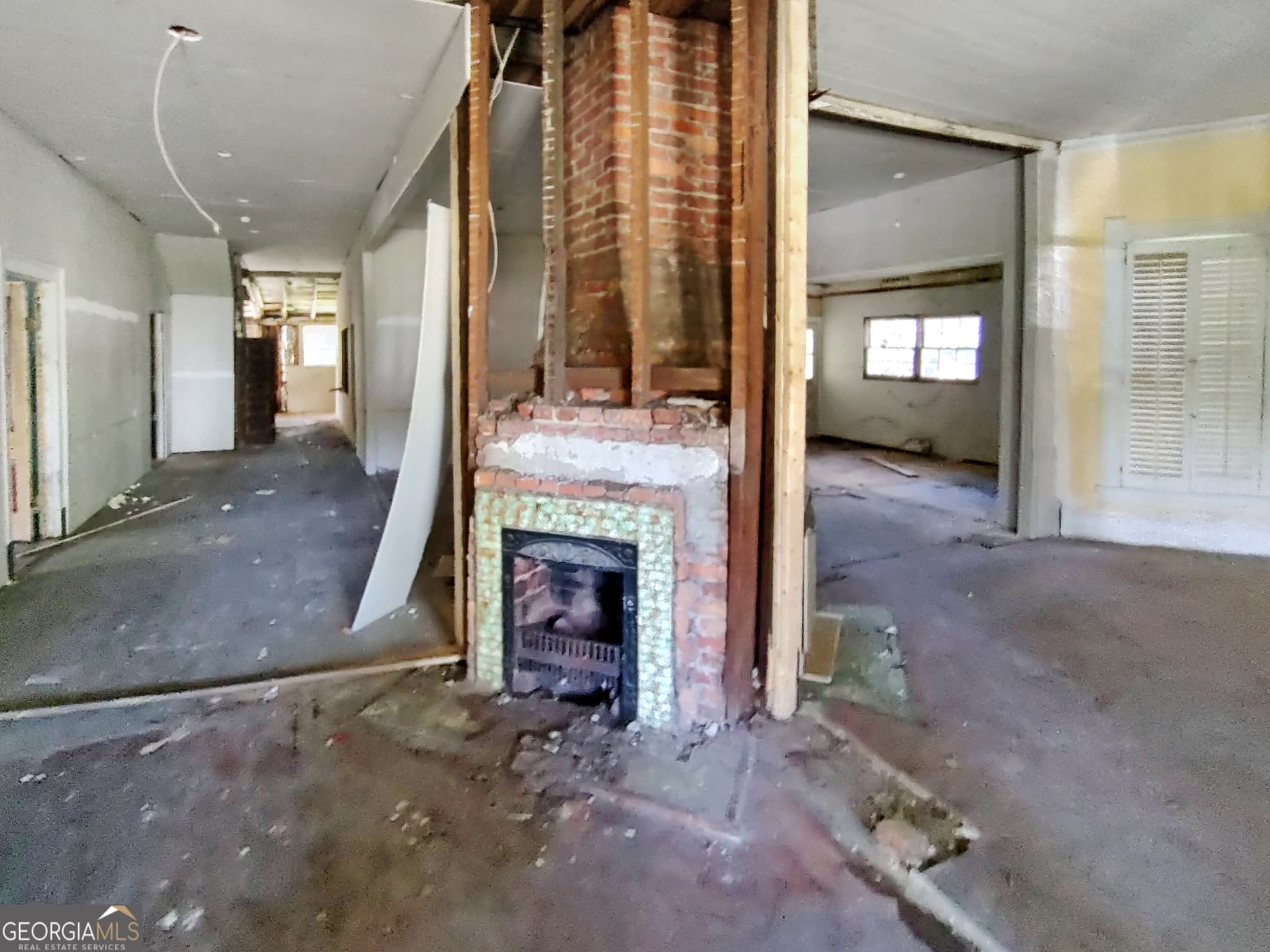 6 bedroom, 3 bathroom, 2,994 sq ft single family residence for sale at 419 Church Street, Dawson, GA 39842 — photo 3
