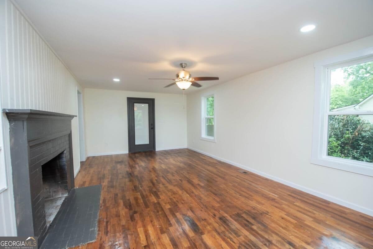 3 bedroom, 2 bathroom, 1,429 sq ft single family residence for sale at 250 Lagrange Street, Grantville, GA 30220 — photo 2
