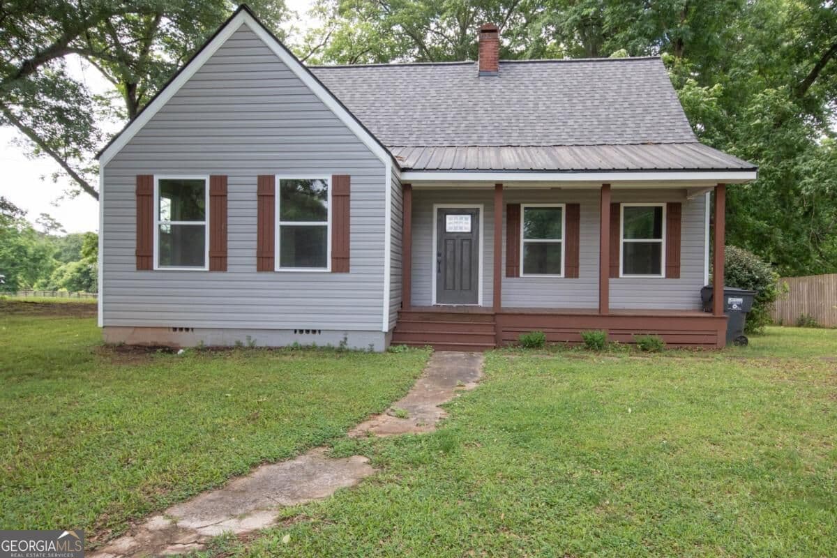 3 bedroom, 2 bathroom, 1,429 sq ft single family residence for sale at 250 Lagrange Street, Grantville, GA 30220