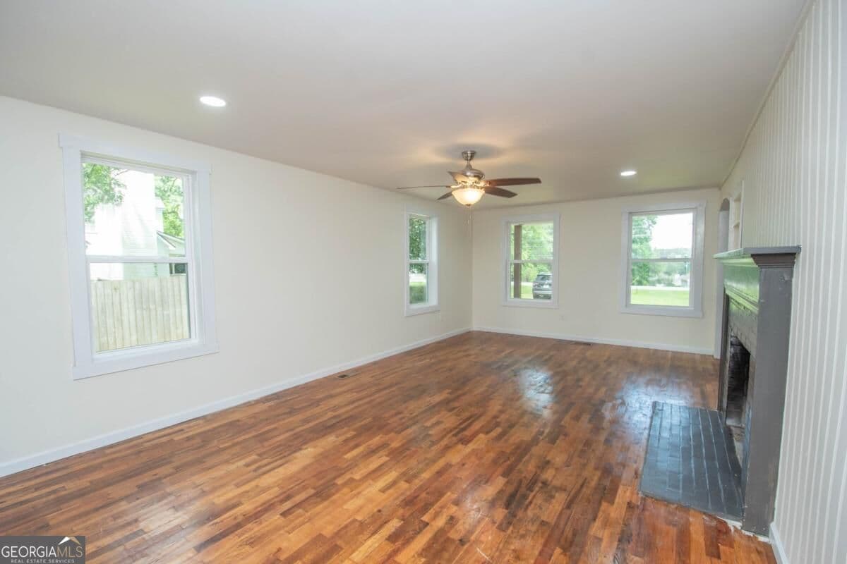 3 bedroom, 2 bathroom, 1,429 sq ft single family residence for sale at 250 Lagrange Street, Grantville, GA 30220 — photo 5