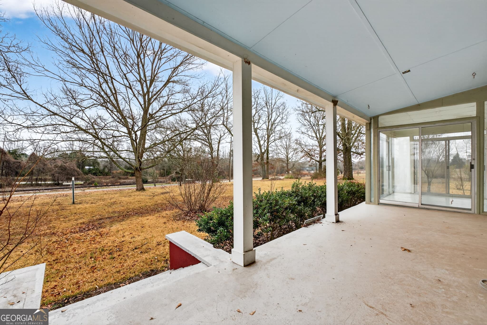 5 bedroom, 3 bathroom, 3,588 sq ft single family residence for sale at 402 Tom Bell Road, Milner, GA 30257 — photo 5