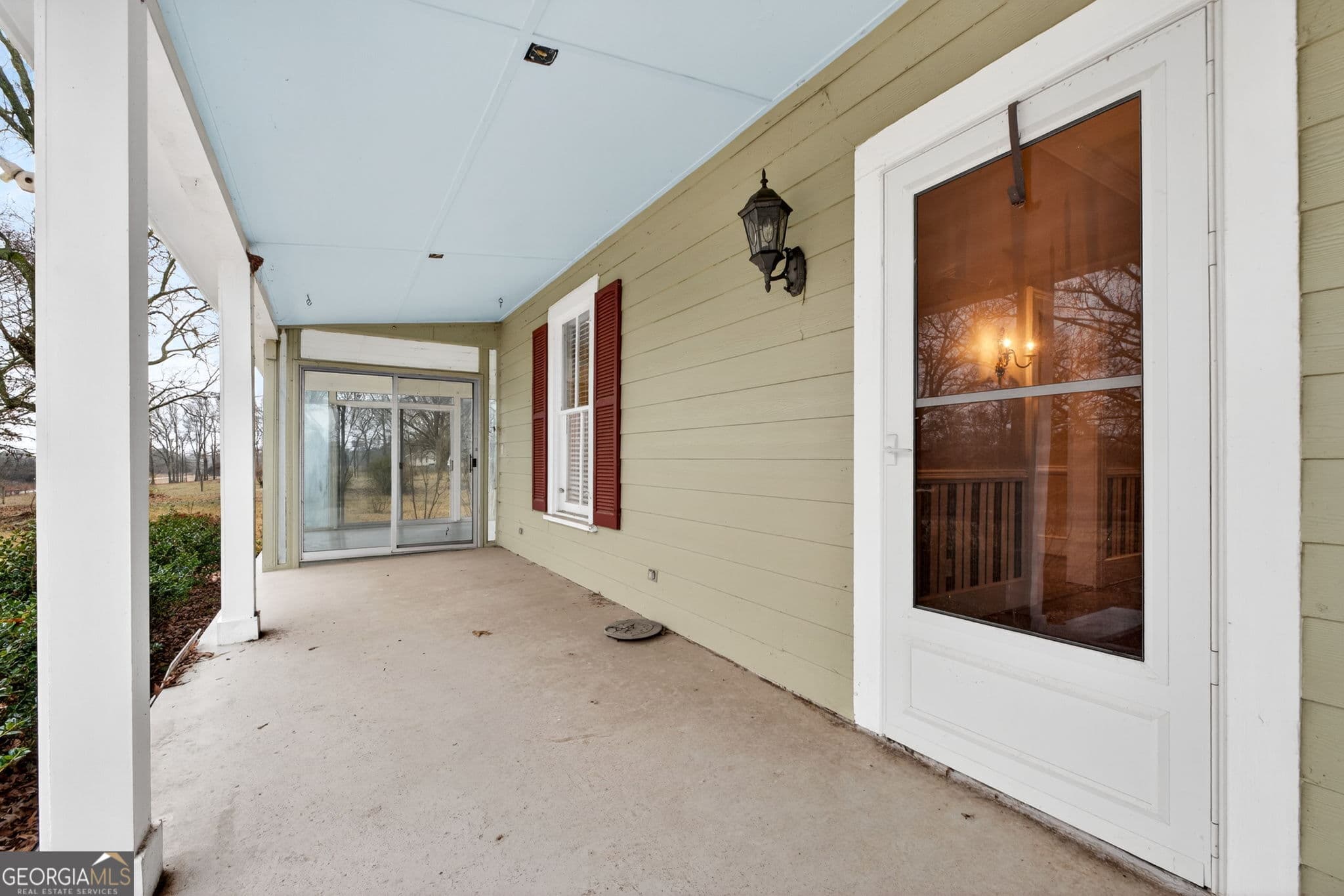 5 bedroom, 3 bathroom, 3,588 sq ft single family residence for sale at 402 Tom Bell Road, Milner, GA 30257 — photo 4