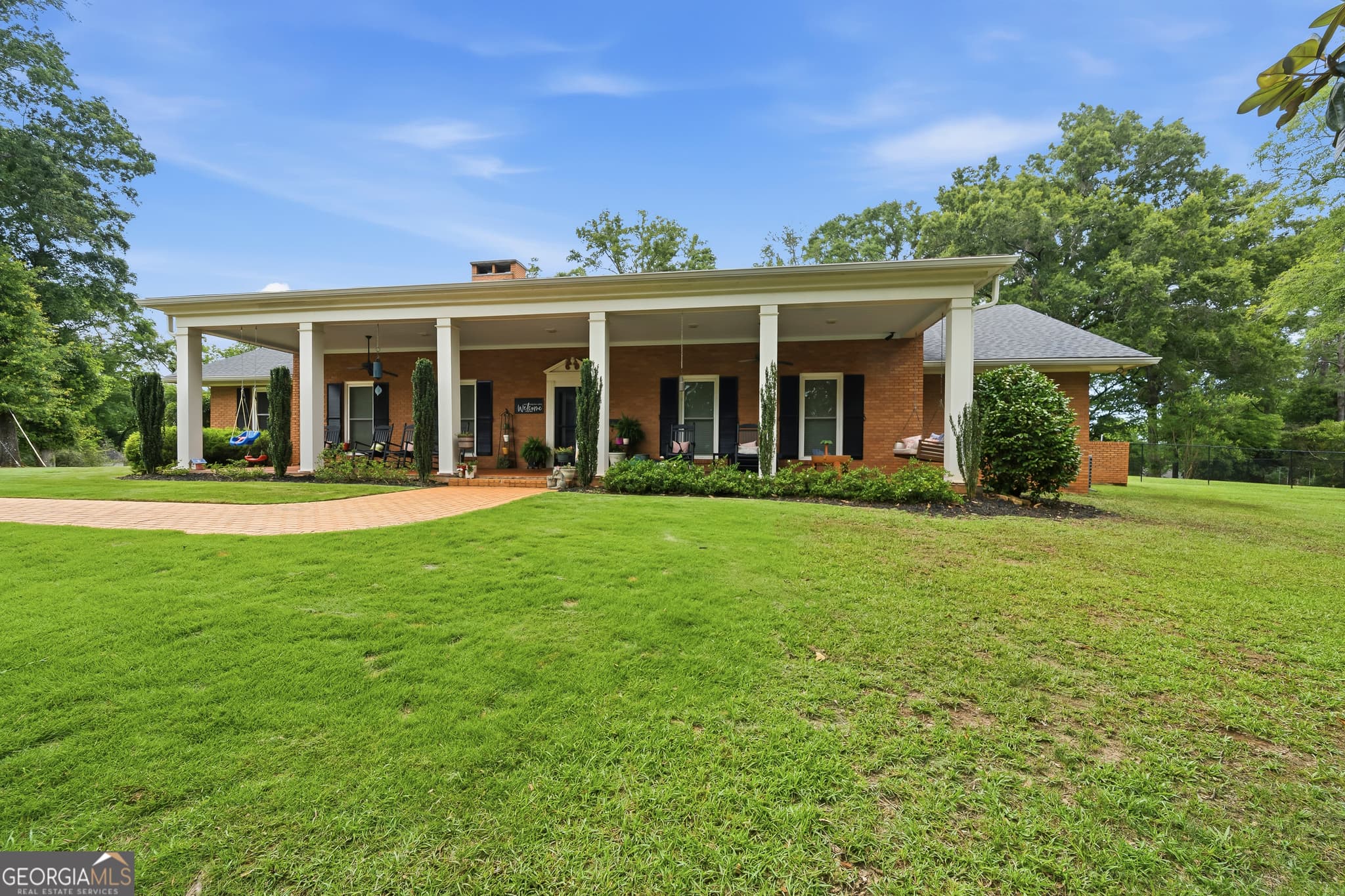 4 bedroom, 4 bathroom, 3,461 sq ft single family residence for sale at 601 N Tattnall Street, Milledgeville, GA 31061 — photo 2