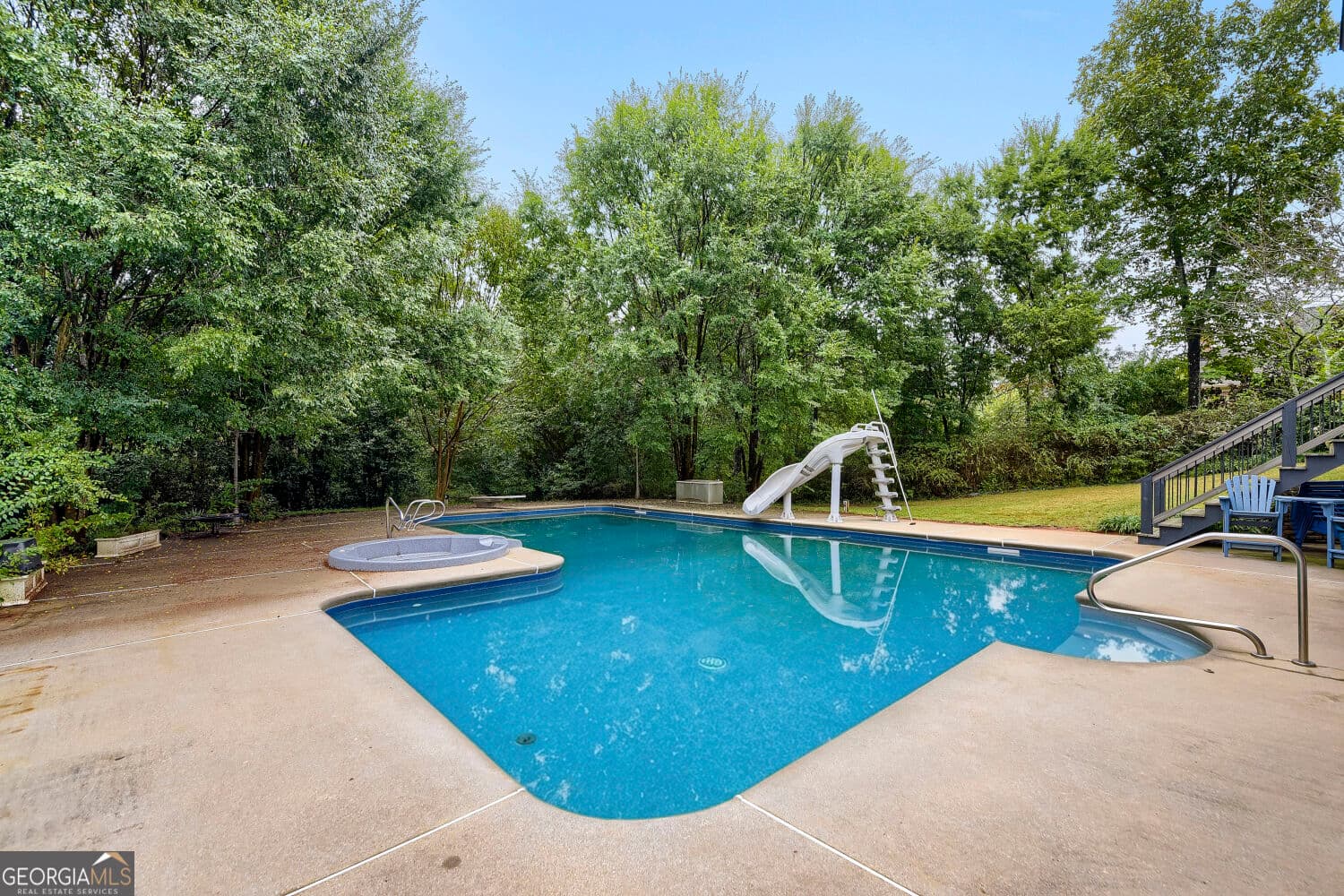 6 bedroom, 4.5 bathroom, 6,340 sq ft single family residence for sale at 615 Kristen Court, Mcdonough, GA 30252 — photo 3