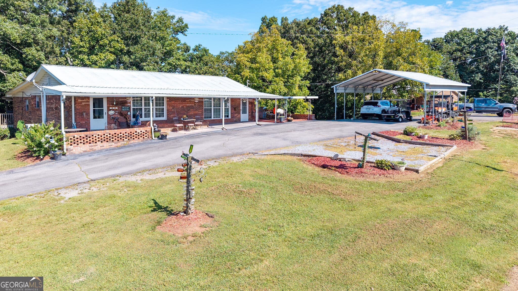 3 bedroom, 2 bathroom mixed use for sale at 669 Nicklesville Road, Resaca, GA 30735
