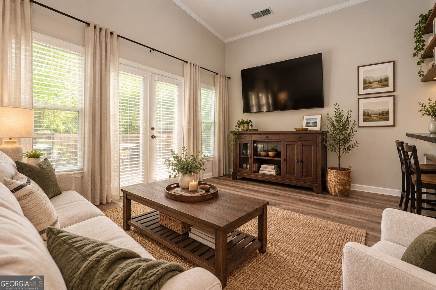 2 bedroom, 2 bathroom, 1,216 sq ft townhouse for sale at 1761 Liberty Parkway, Atlanta, GA 30318 — photo 2
