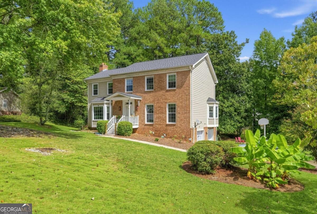 4 bedroom, 2.5 bathroom, 3,517 sq ft single family residence for sale at 3012 Overwood Lane, Snellville, GA 30078 — photo 3