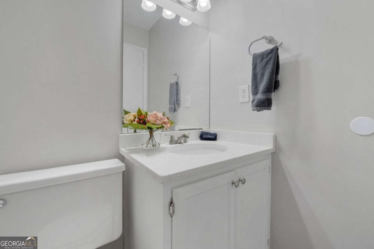 2 bedroom, 2.5 bathroom townhouse for rent at 280 Pam Lane, Marietta, GA 30064 for $3,750 a month — photo 1 of 25