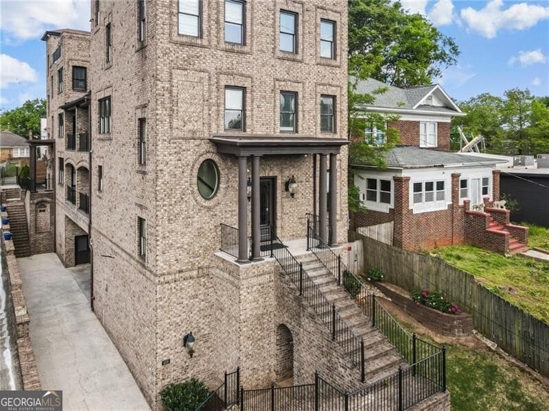 3 bedroom, 3.5 bathroom, 2,871 sq ft townhouse for rent at 629 Boulevard, Atlanta, GA 30308 for $6,000 a month — photo 5