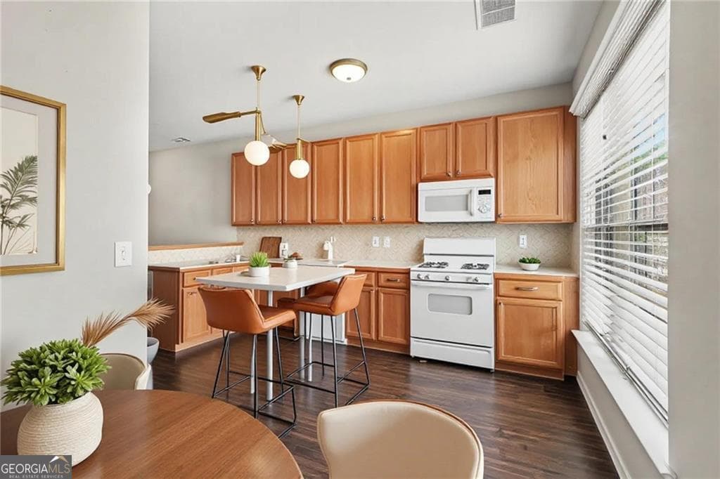 2 bedroom, 2 bathroom, 1,634 sq ft townhouse for sale at 3158 Mill Springs Circle, Buford, GA 30519 — photo 7