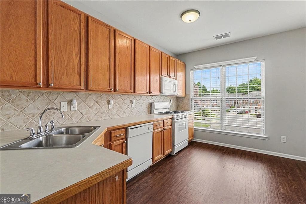 2 bedroom, 2 bathroom, 1,634 sq ft townhouse for sale at 3158 Mill Springs Circle, Buford, GA 30519 — photo 10