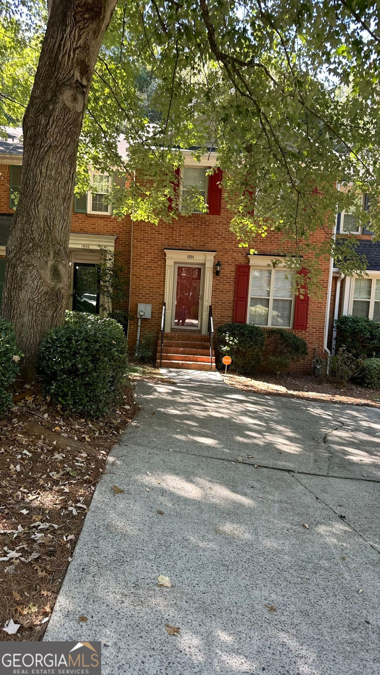 3 bedroom, 3.5 bathroom, 2,020 sq ft townhouse for rent at 1934 Ivy Glen Drive, Smyrna, GA 30082 for $2,400 a month — photo 1 of 29