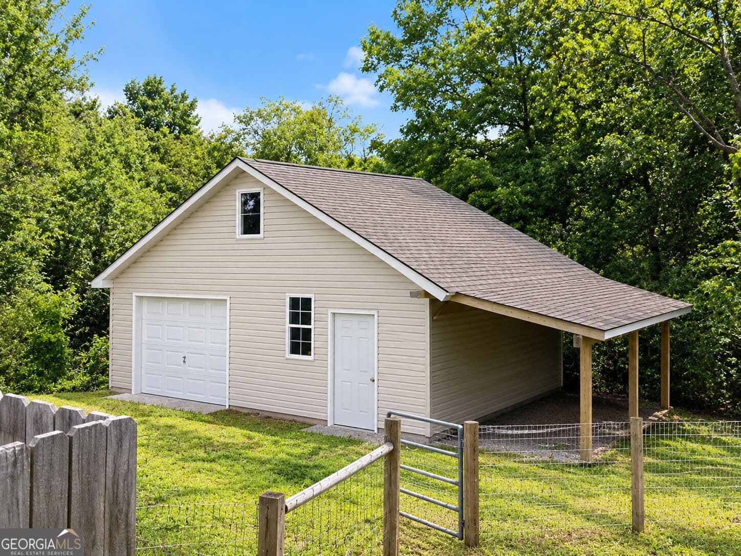 3 bedroom, 2 bathroom, 1,461 sq ft single family residence for sale at 125 Eastanollee School Road, Eastanollee, GA 30538 — photo 2
