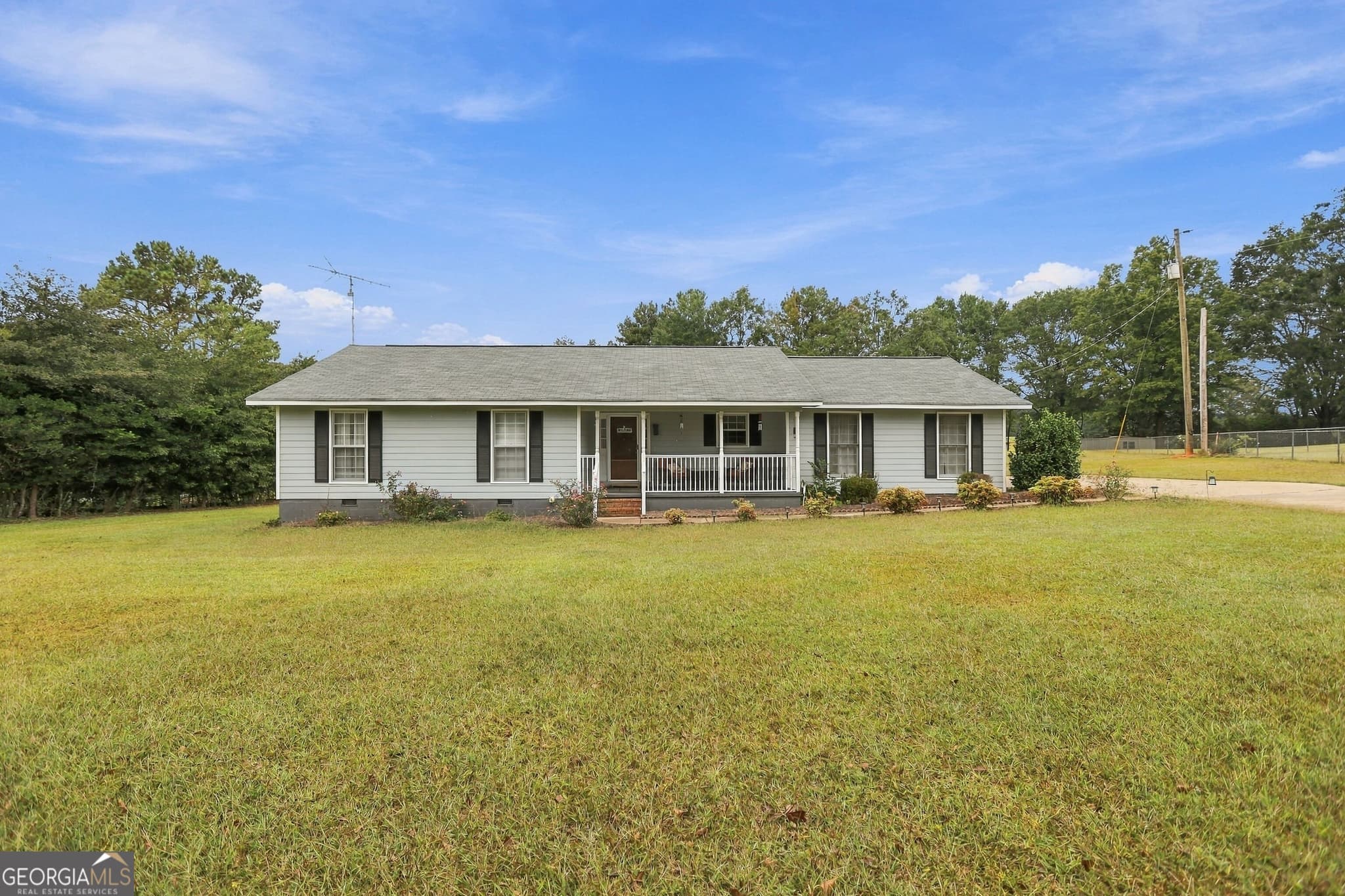 3 bedroom, 2 bathroom, 1,757 sq ft single family residence for sale at 106 Jandale Drive, Lagrange, GA 30241 — photo 2