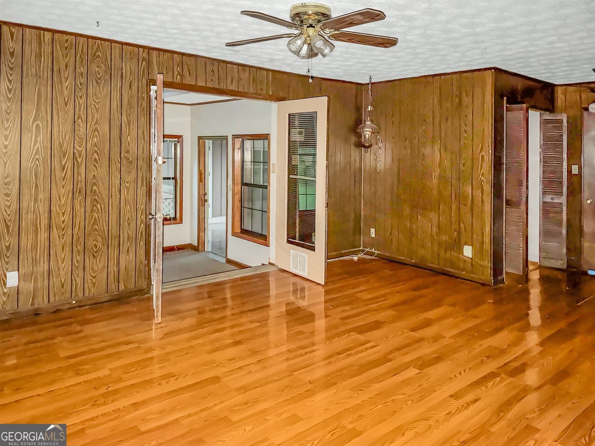 4 bedroom, 2 bathroom, 2,378 sq ft single family residence for sale at 4115 Lantern Lane, Valdosta, GA 31602 — photo 5